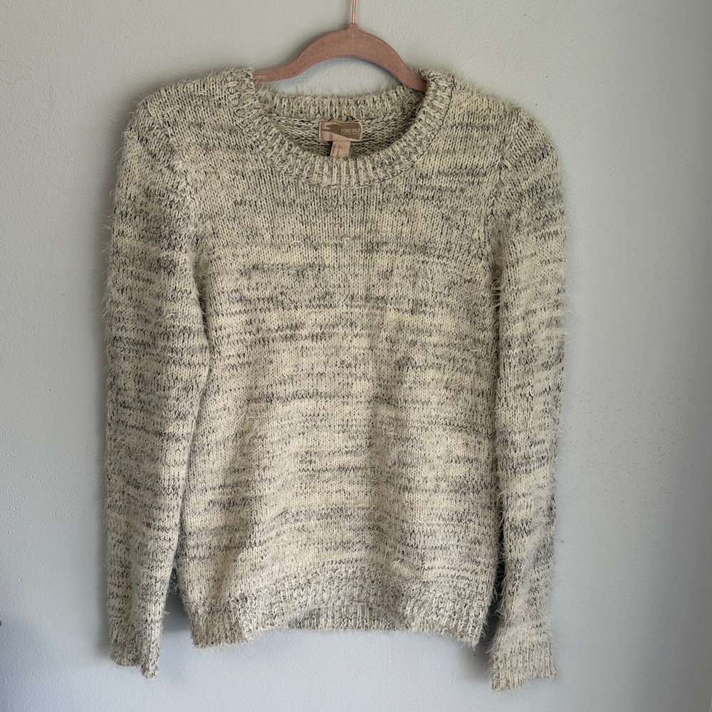 Forever 21 White & Gray Fuzzy Sweater Size S